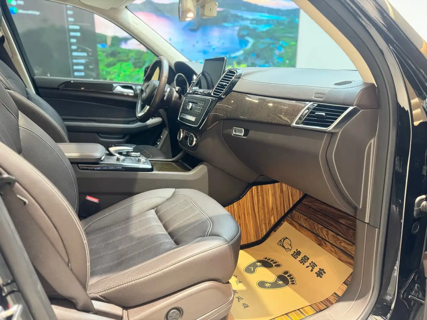 Mercedes-Benz GLS 2018 Facelift GLS 400 4MATIC Sport фото 13