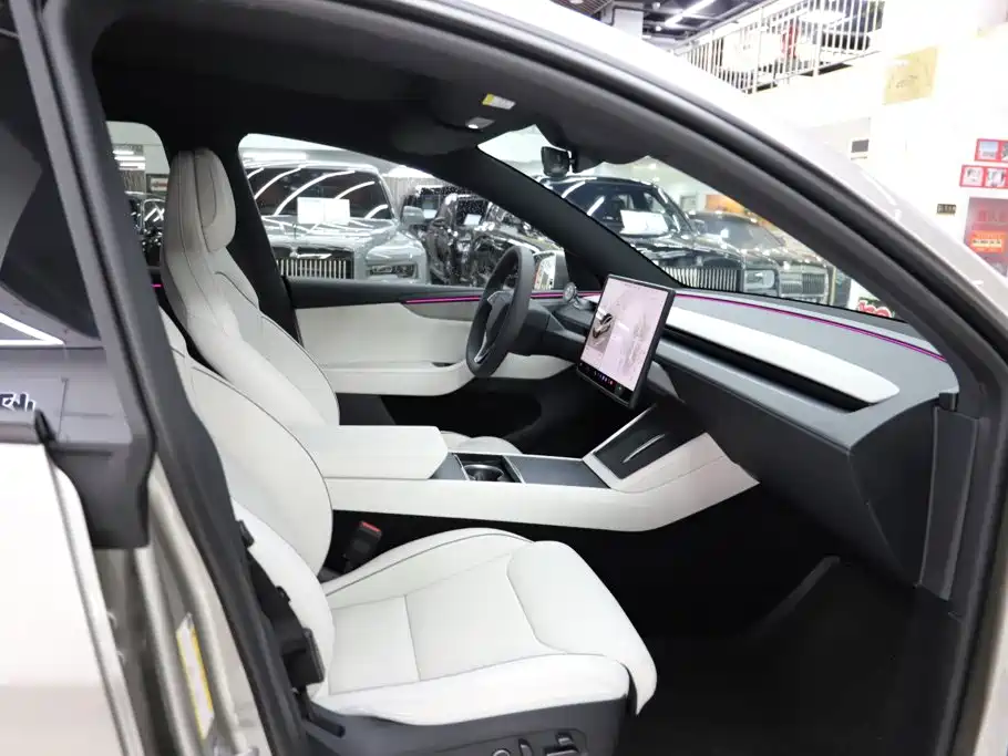 Tesla Model Y L 2026 2025 Facelift Long Range AWD