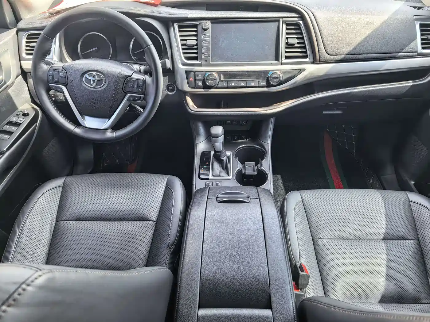 Toyota Highlander 2020 2.0T 4WD Millionth Anniversary Edition 7-Seater фото 7