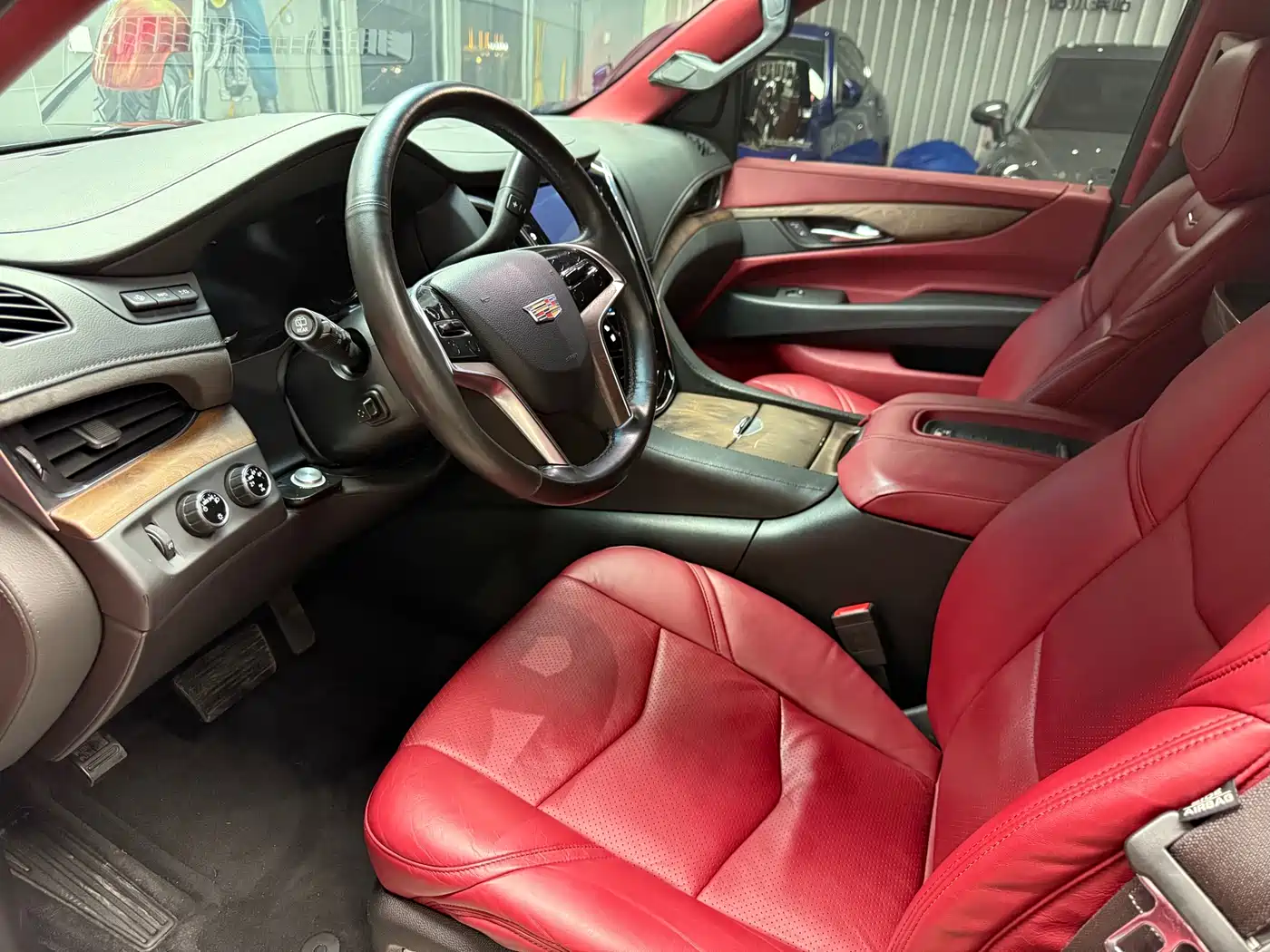 Cadillac Escalade 2017 6.2L ESV Platinum Extended фото 9