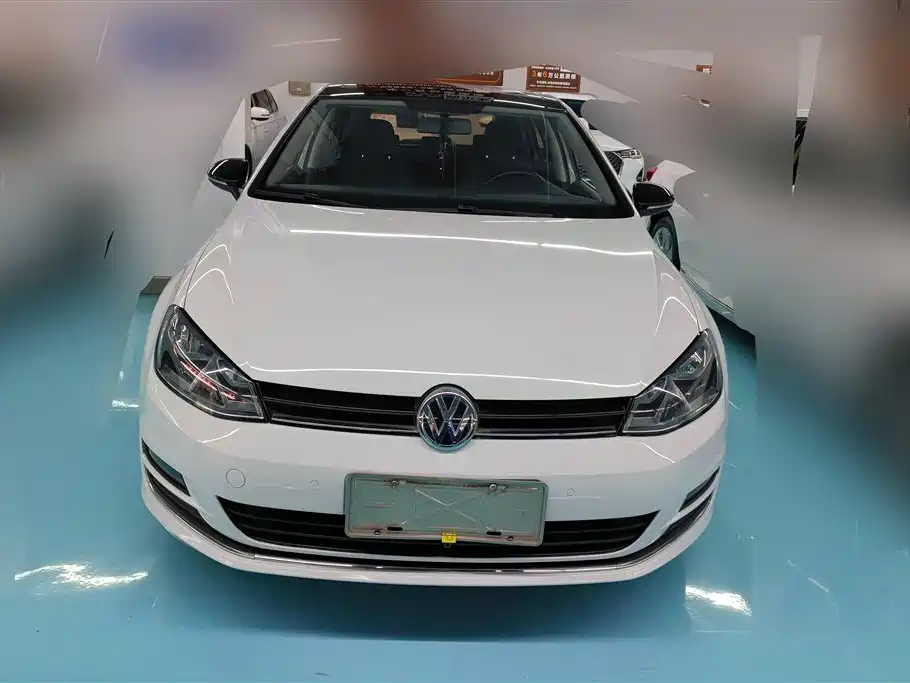 Volkswagen Golf 2017 230TSI Auto Comfort Millionth Anniversary Edition фото 2
