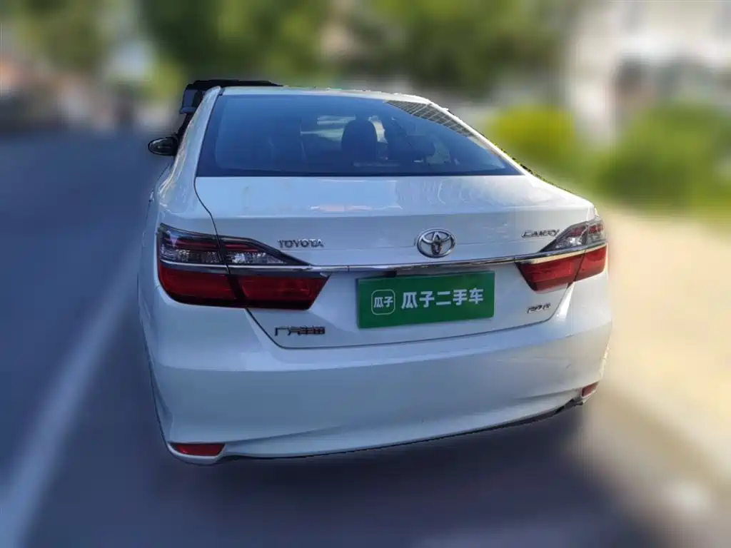 Toyota Camry 2015 2.0G Leading Edition фото 4