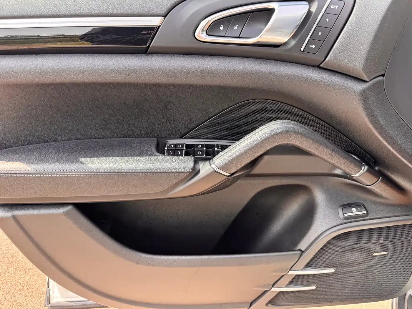 Porsche Cayenne New Energy 2016 Cayenne S E-Hybrid 3.0T фото 23