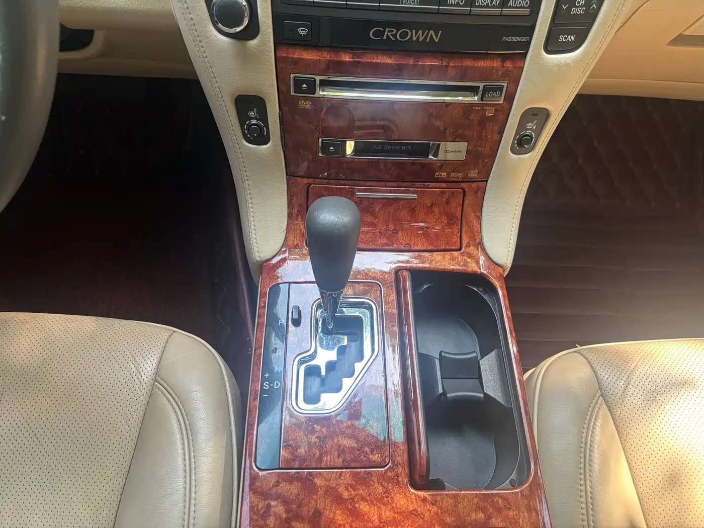 Toyota Crown 2007 2.5L Royal Navigation Edition фото 9