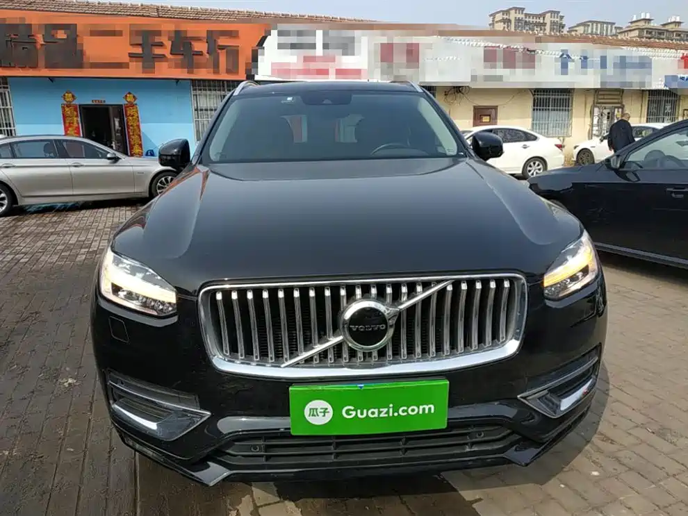 VOLVO XC90