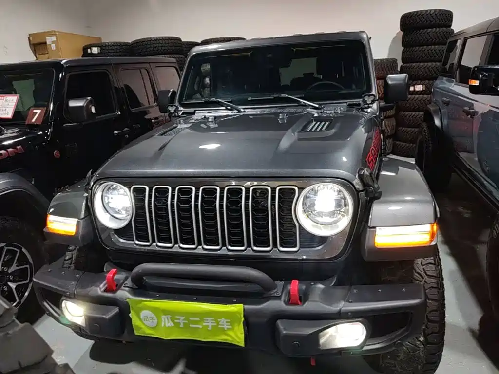 Фото 3 - Jeep Wrangler