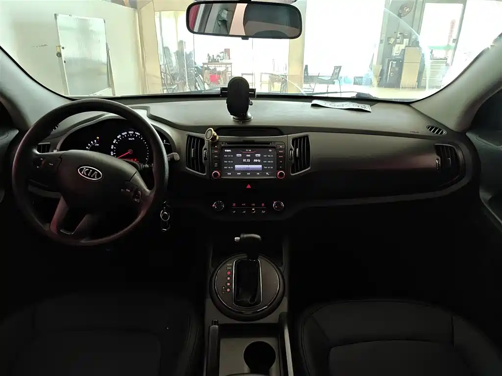Kia Sportage 2014 2.0L Automatic 2WD GL Edition фото 10