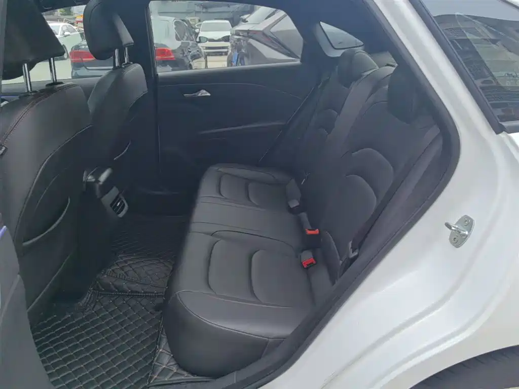 Chevrolet Monza 2019 RS 330T Auto Smooth Edition China VI фото 17
