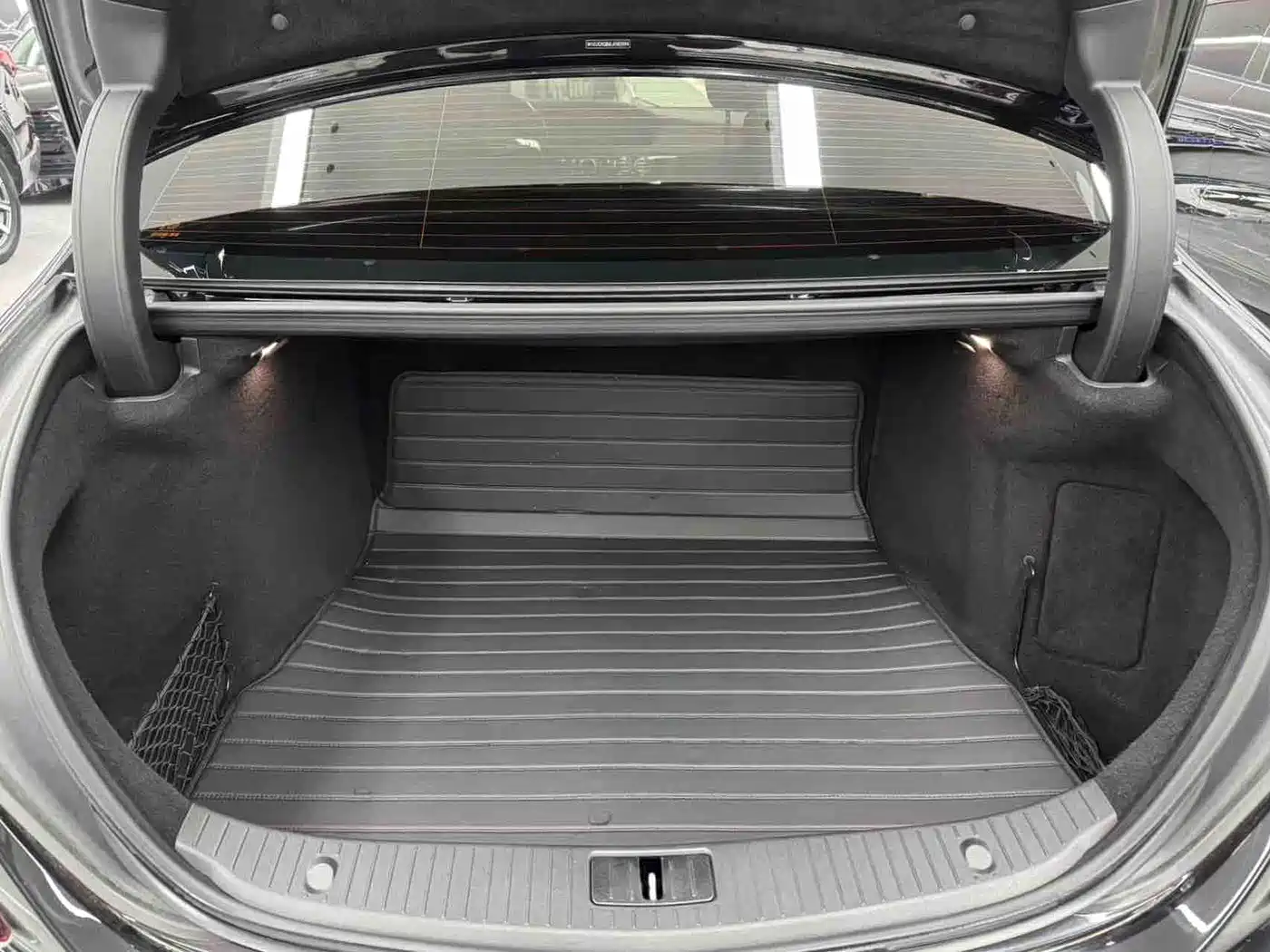Mercedes-Benz S-Class 2020 S 350 L Premium Edition Collector's Version фото 23