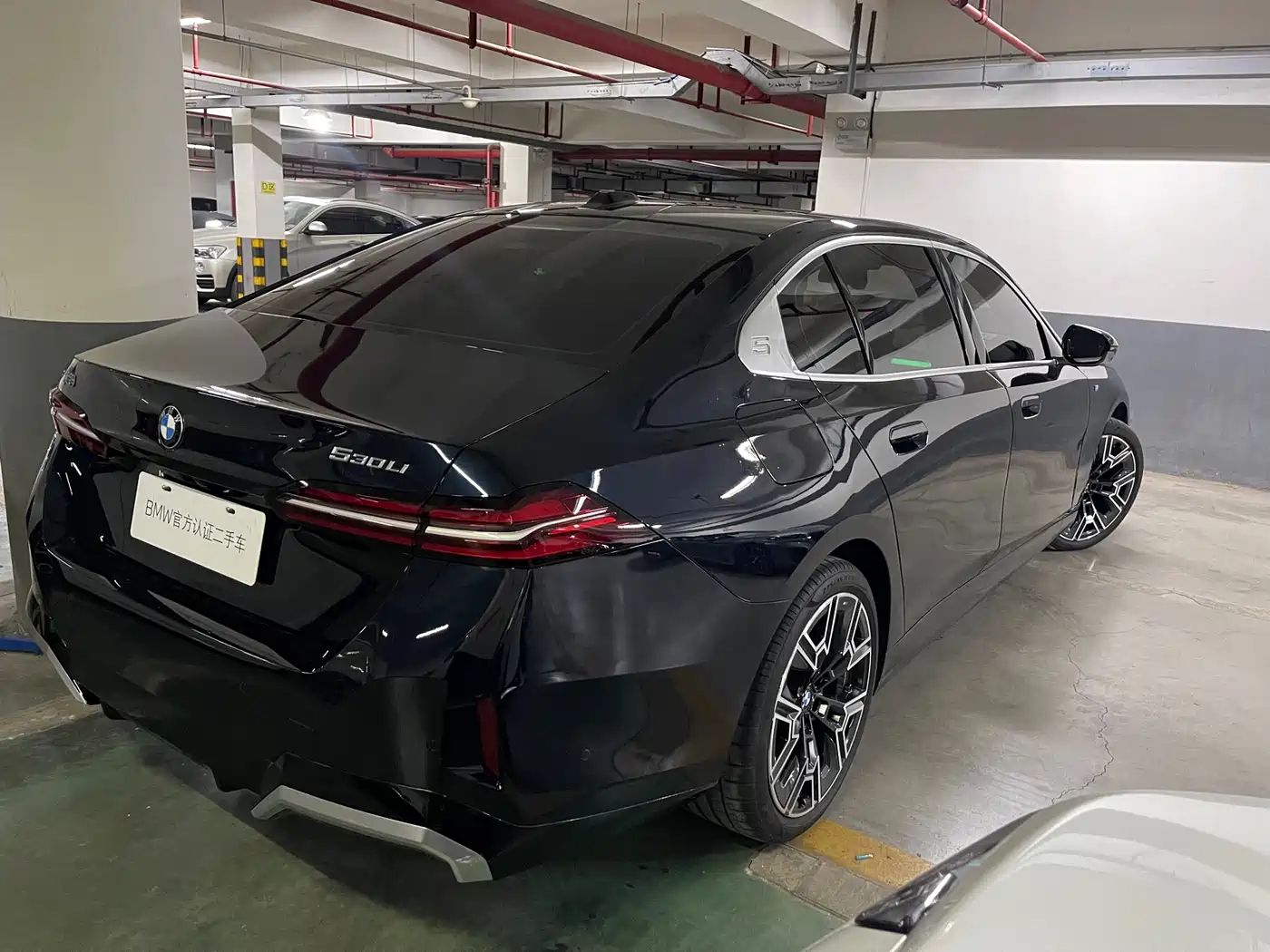 BMW 5 Series 2025 530Li Premium M Sport Package фото 4