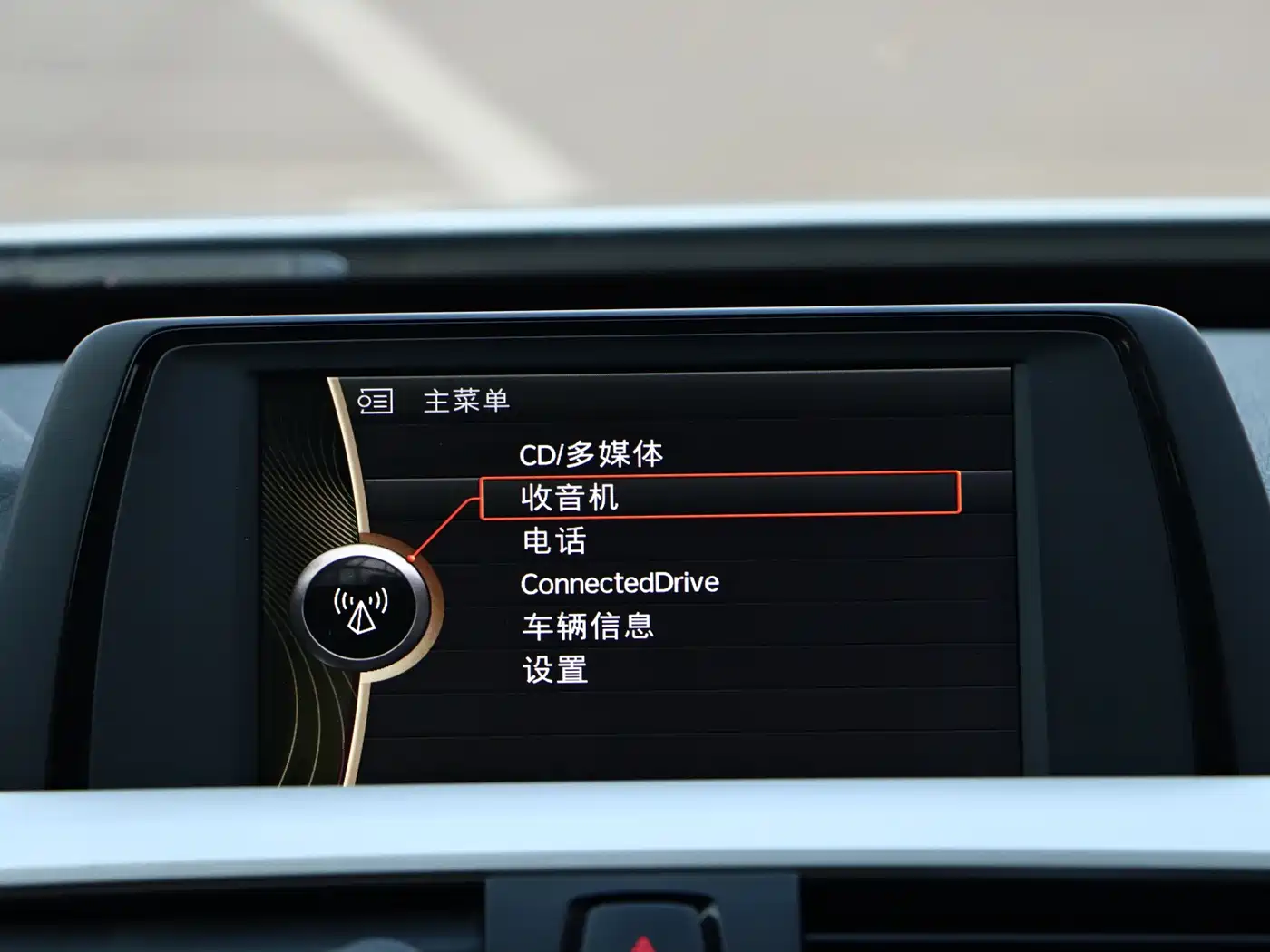 BMW 3 Series GT 2013 Model 320i Leading фото 18