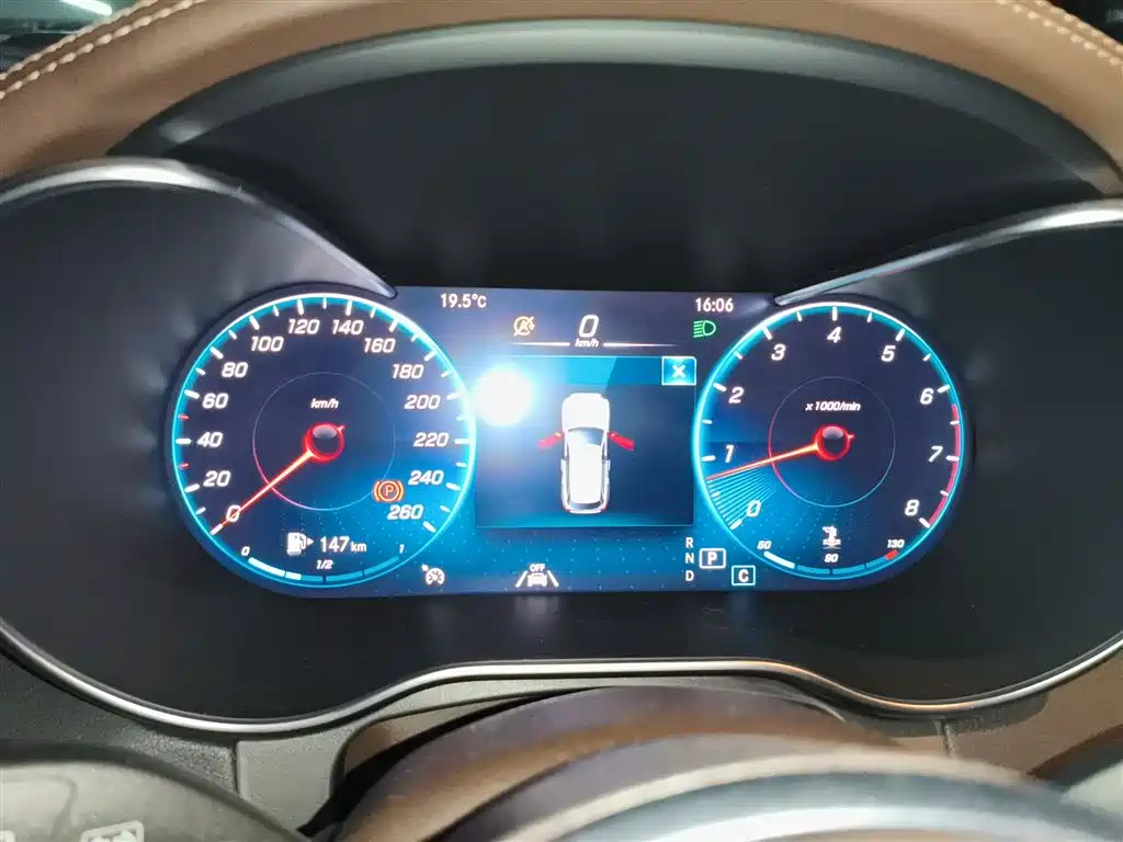 Mercedes-Benz GLC 2021 GLC 300 L 4MATIC Sporty фото 4