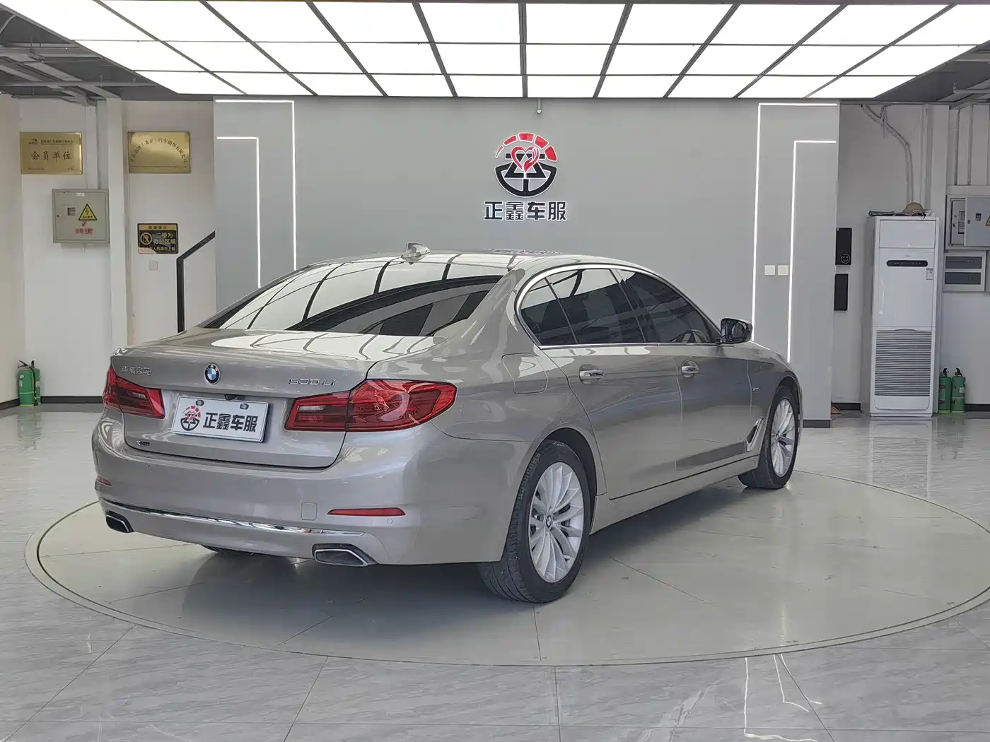 BMW 5 Series 2018 Facelift 530Li xDrive Luxury Package фото 14