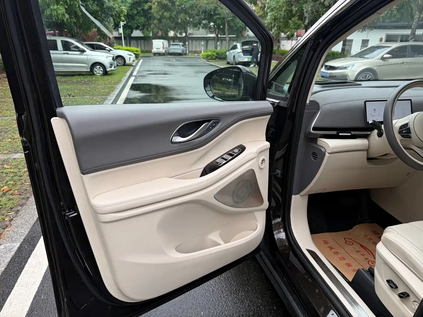 Voyah Auto Voyah Dreamer 2025 PHEV 4WD Kunpeng Premium Edition фото 10