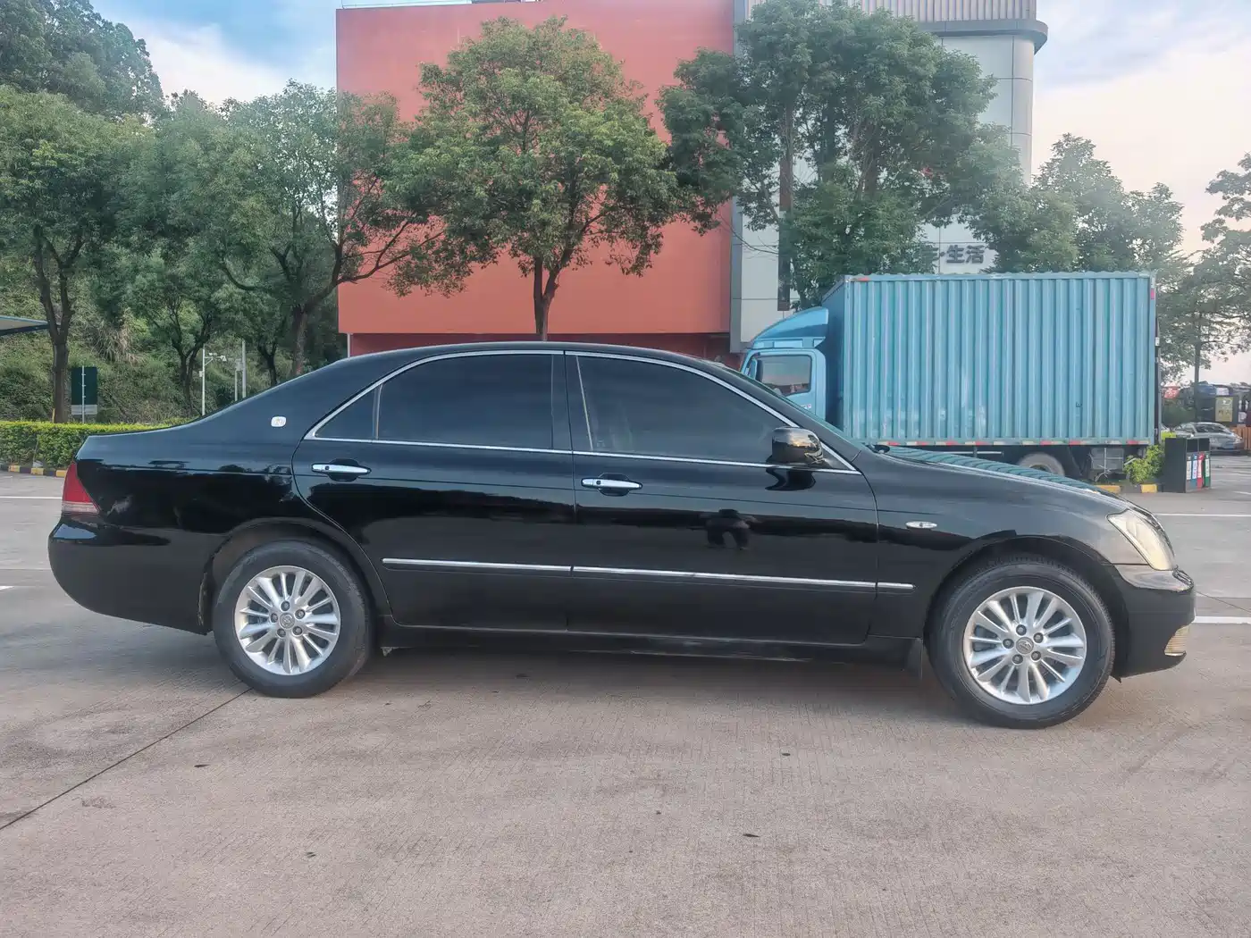Toyota Crown 2005 Model 3.0L Royal фото 4