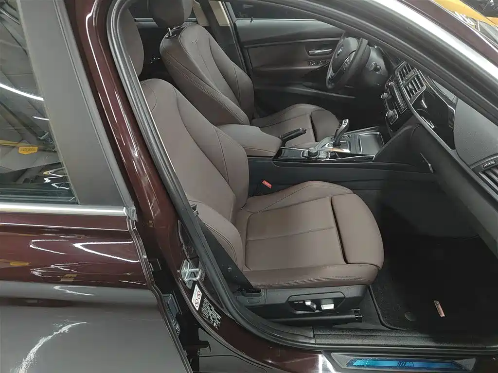 BMW 3 Series 2018 320Li Fashion Style фото 20