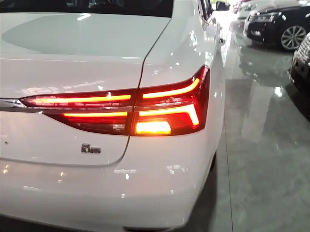 Roewe i6 2021 2020 PLUS 1.6L CVT 4G Connected Glory Flagship Edition