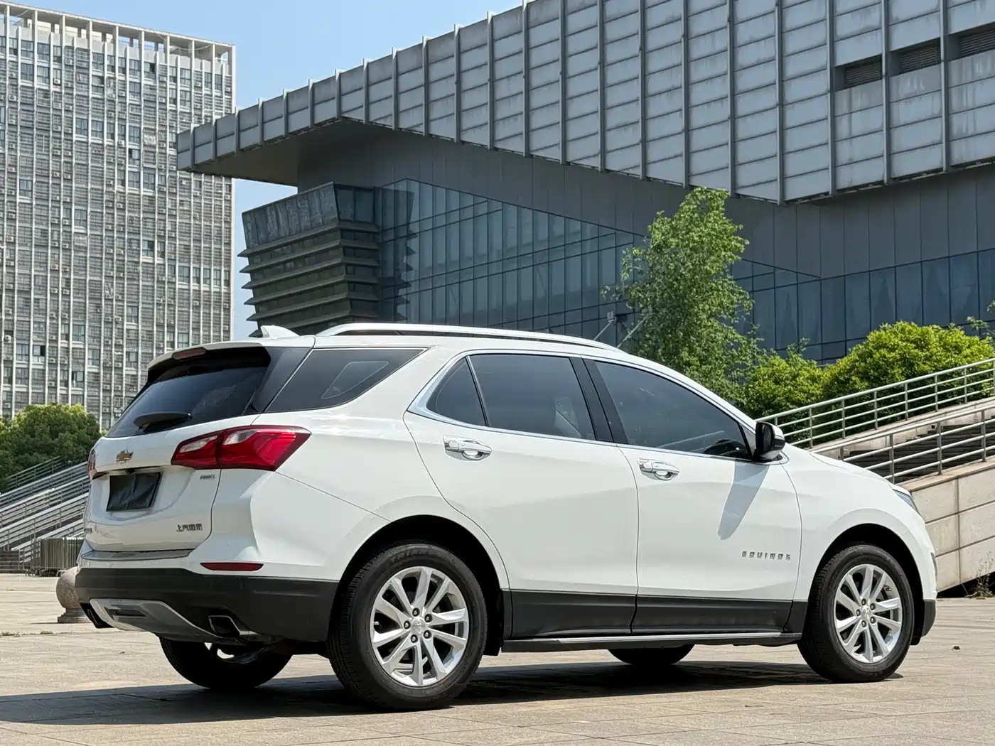 Chevrolet Equinox 2018 550T Automatic 4WD Pioneer Edition фото 5