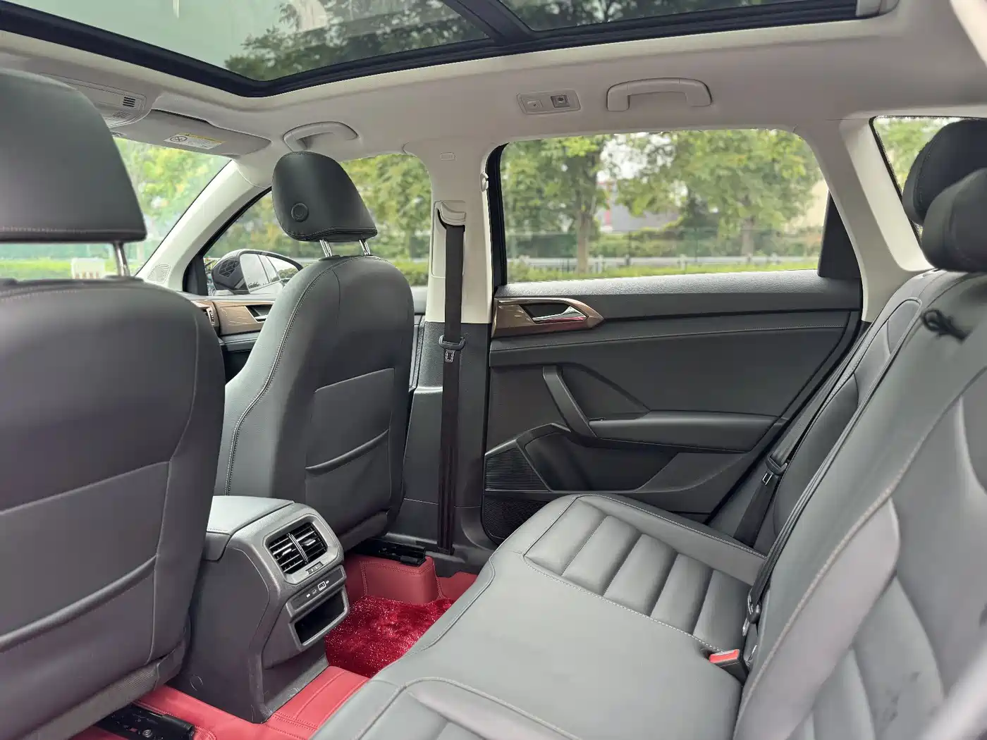 Volkswagen Tharu 2021 Model 280TSI 2WD Comfort Edition фото 9