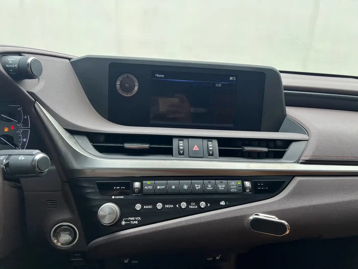 Фото 7 - Lexus ES