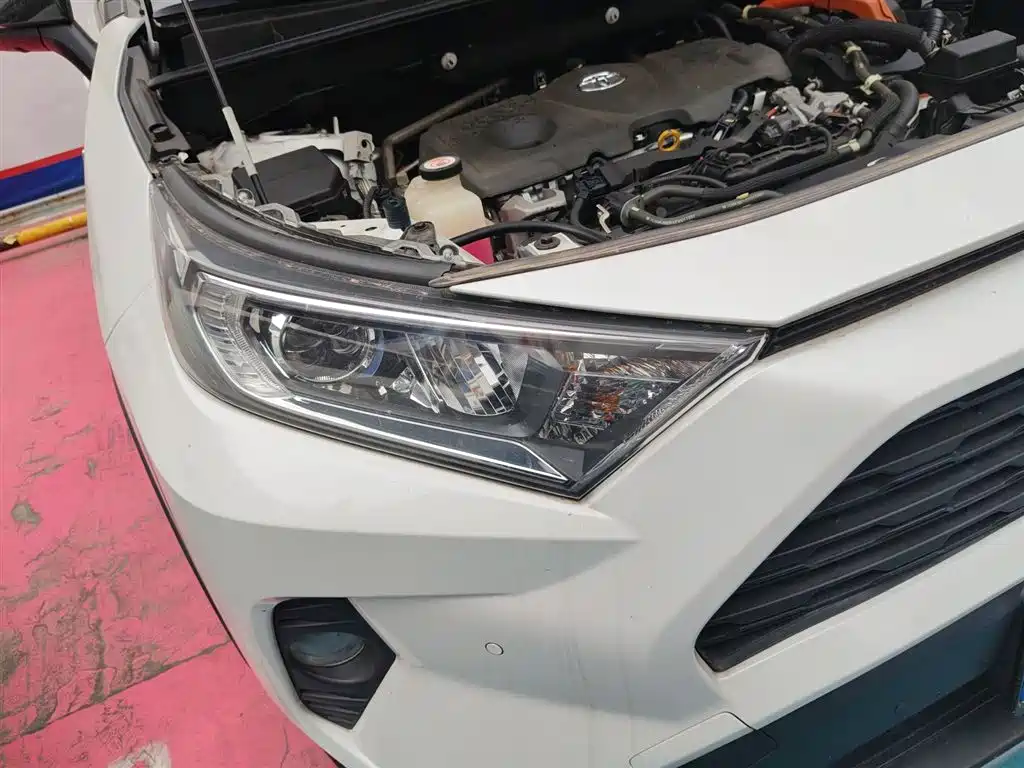 Toyota RAV4 Rongfang 2022 Hybrid 2.5L E-CVT 4WD Elite Plus Edition фото 13