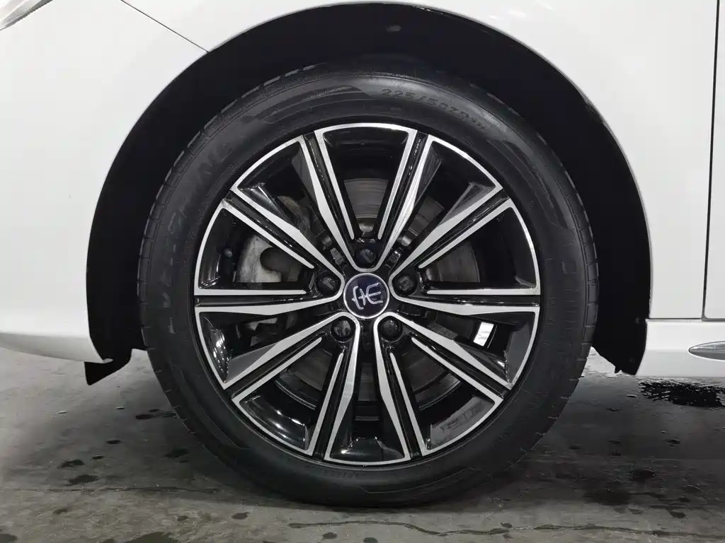 BYD Song MAX New Energy 2020 2019 DM 1.5T Smart Connect Advance 6-seater China VI