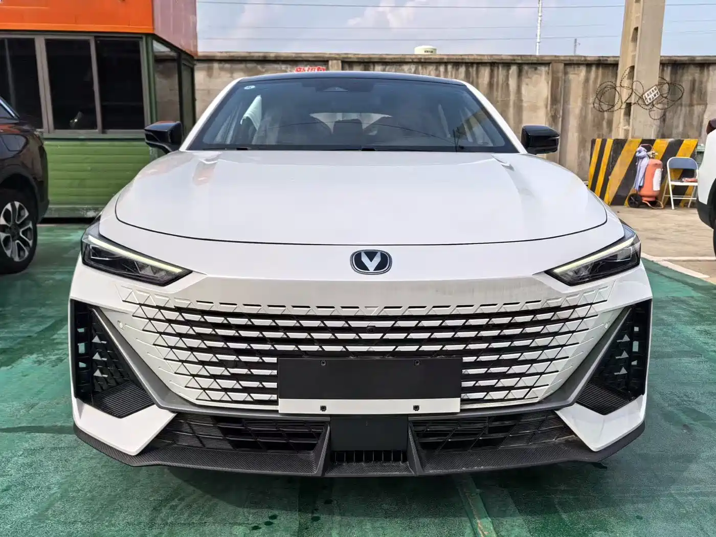 CHANGAN UNI-V