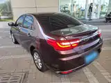 Фото 5 - Geely Vision