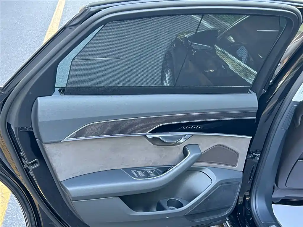 Audi A8 2019 A8L 50 TFSI quattro Comfort фото 14
