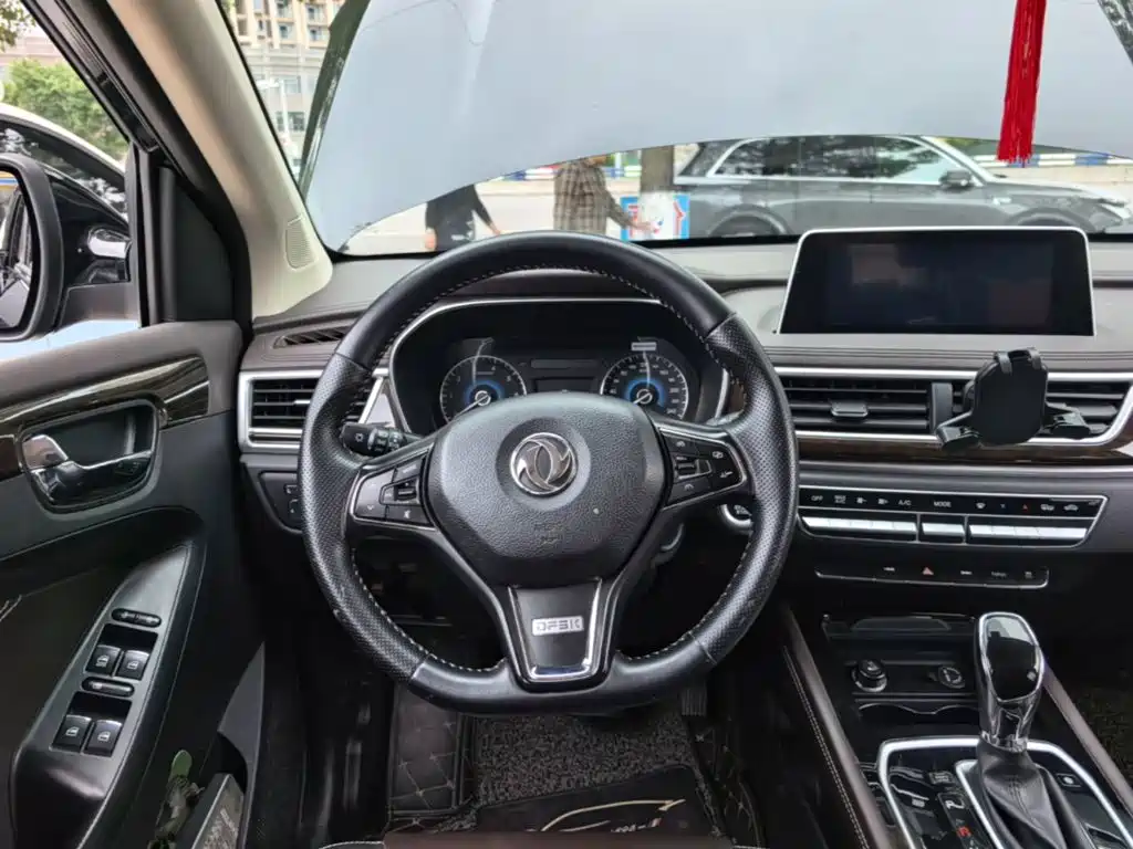 Dongfeng Fengguang Fengguang 580 2020 2020 1.5T CVT Luxury