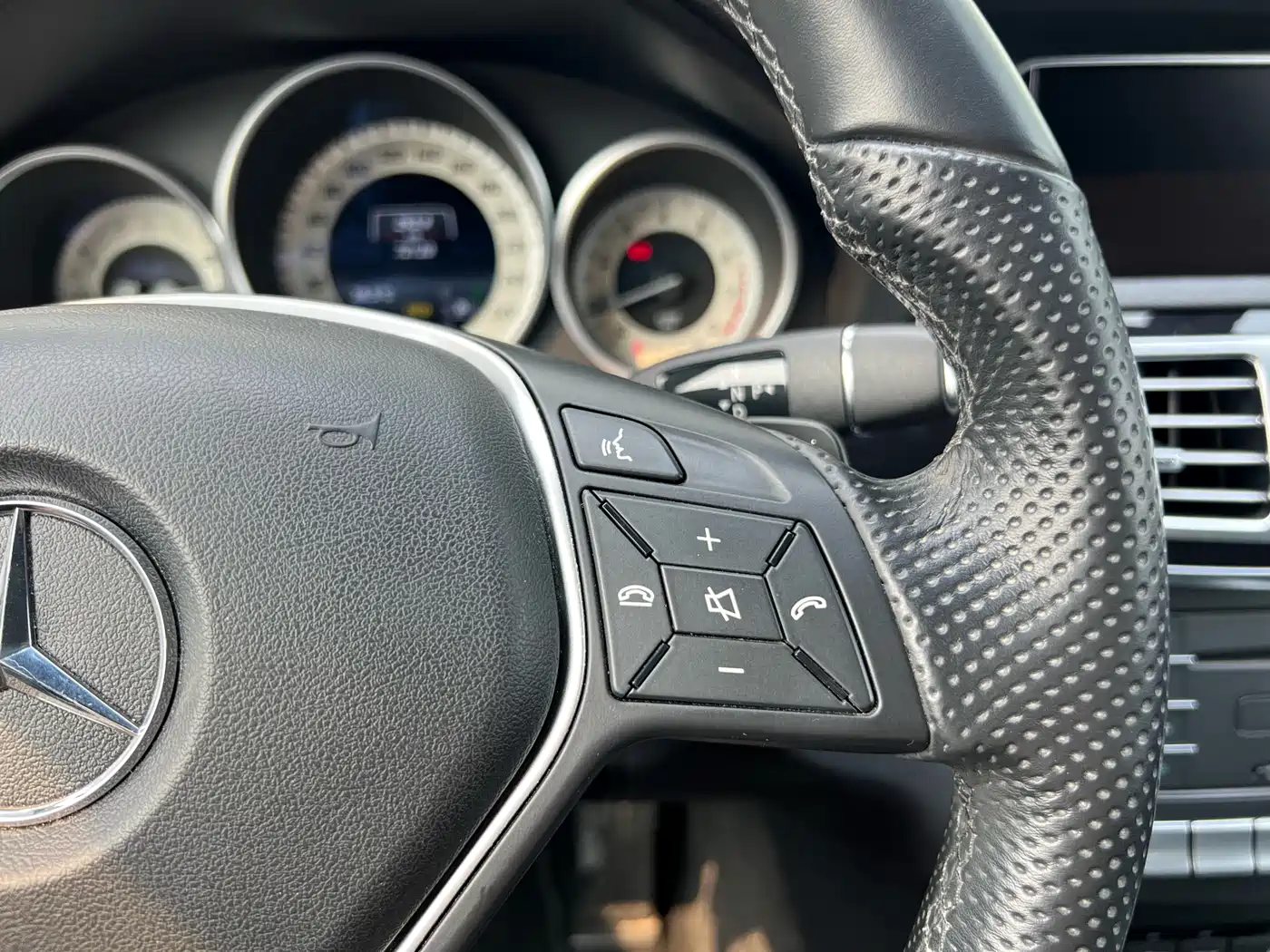 Mercedes-Benz E-Class 2015 Facelift E 260 L Sport фото 37