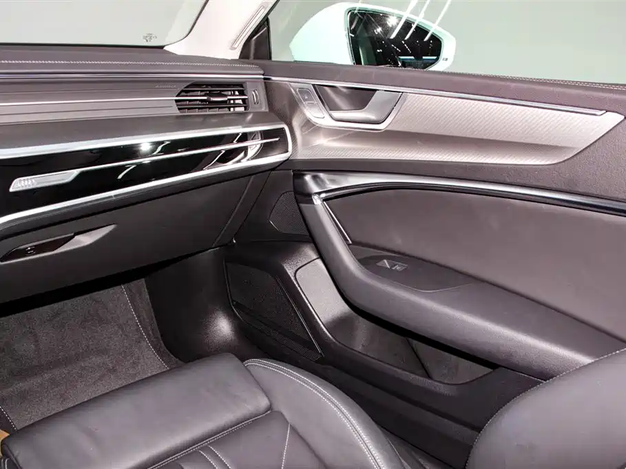 Audi A7 2024 45 TFSI Premium Selection фото 16