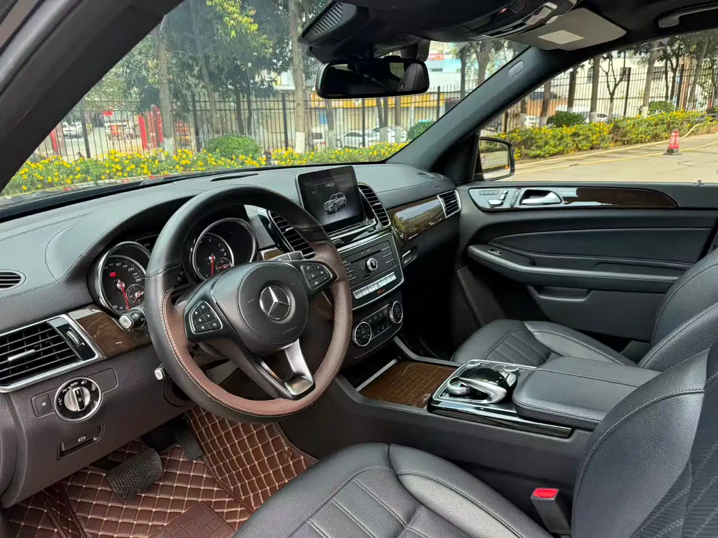 Mercedes-Benz GLS 2018 Facelift GLS 400 4MATIC Sport фото 29