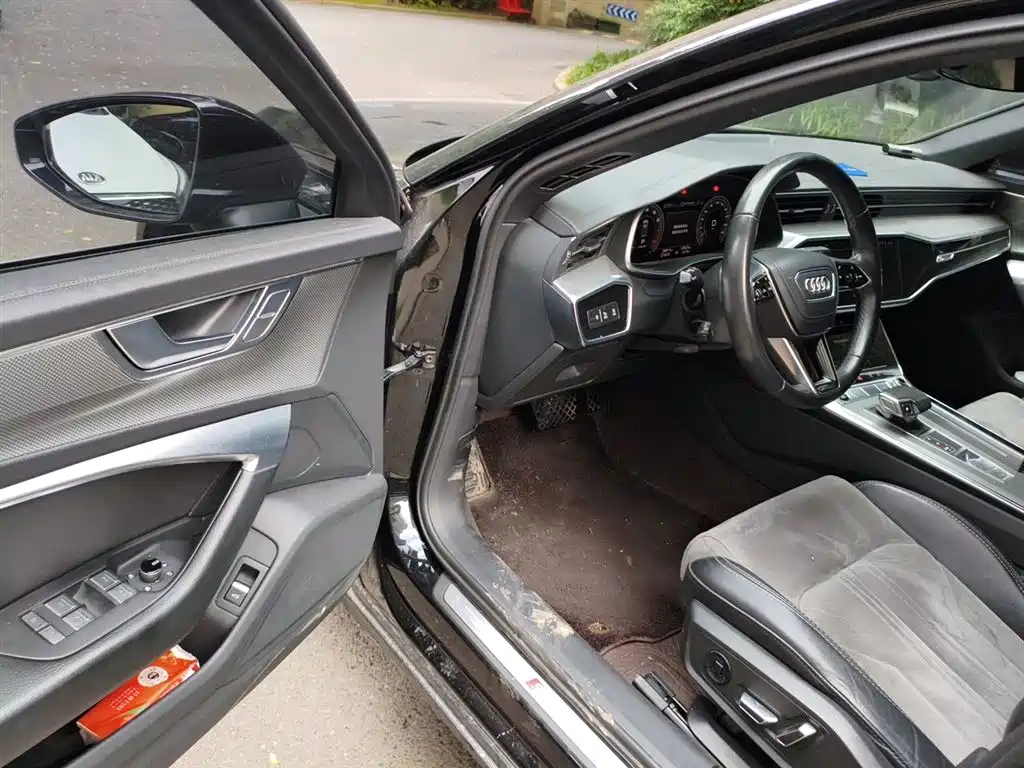 Audi A6L 2023 45 TFSI Premium Selection Elegance фото 14