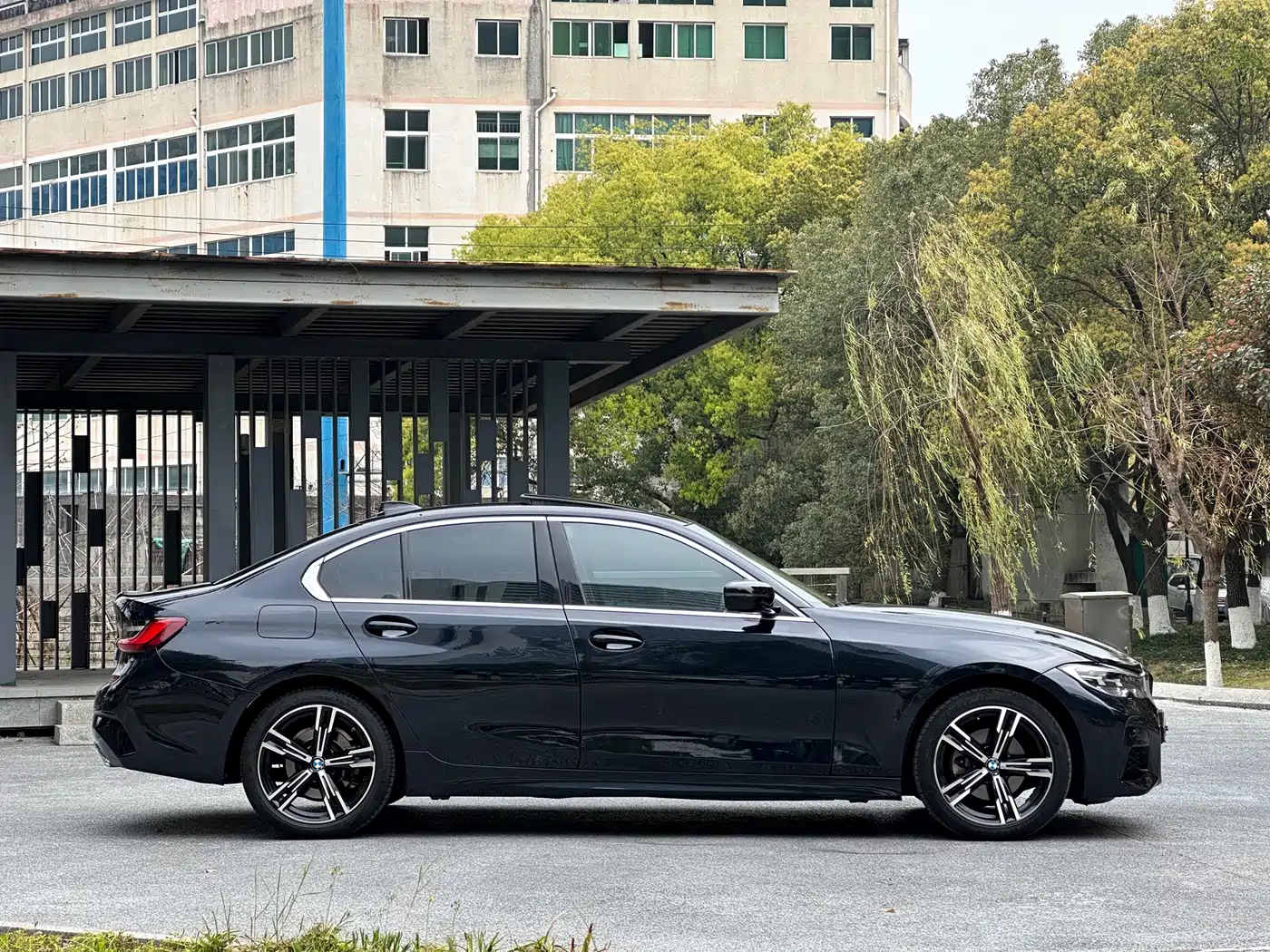 Photo 8 - BMW 3 Series