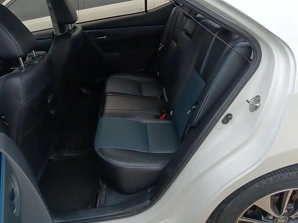 Toyota Levin 2018 185T CVT Premium Edition China V фото 17