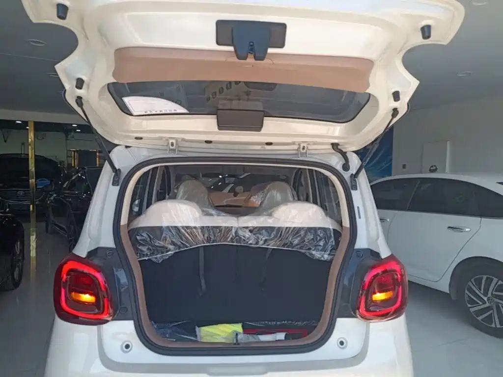Wuling Motors Hongguang MINIEV 2026 2025 4-Door Advanced