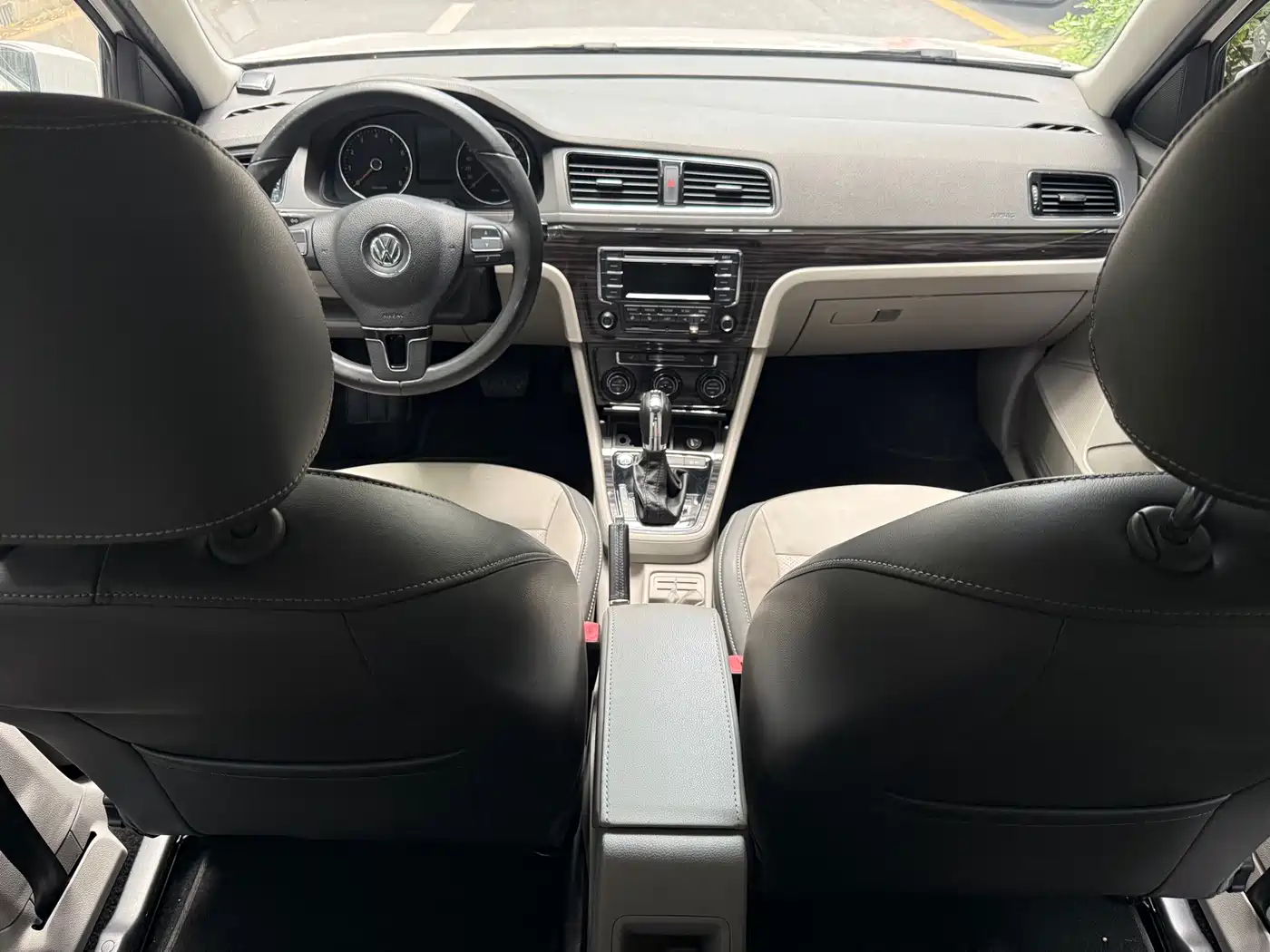 Volkswagen Lavida Tour 2013 1.4TSI Automatic Luxury фото 9