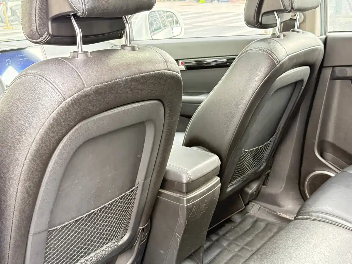 Chevrolet Captiva 2012 2.4L 4WD Flagship Edition 7-Seater фото 16