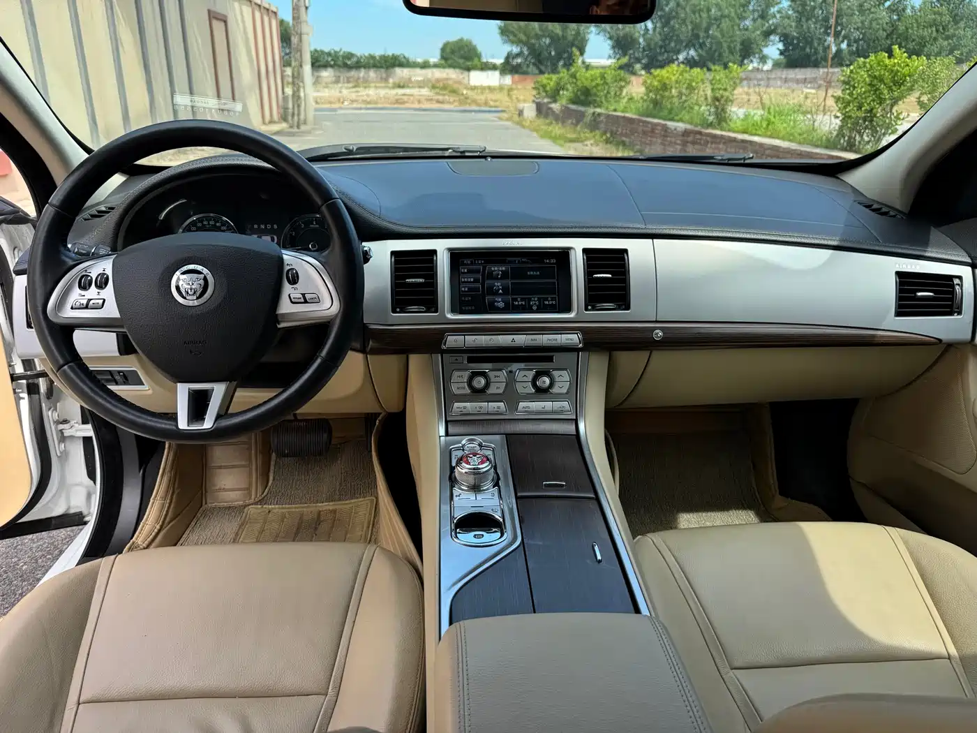 Jaguar XF 2013 2013 XF 2.0T Luxury Edition