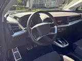 Фото 8 - Audi Q5 e-tron