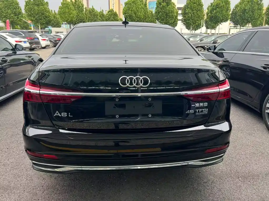 Фото 3 - Audi A6L