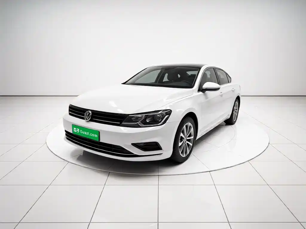 Photo 1 - Volkswagen Lamando