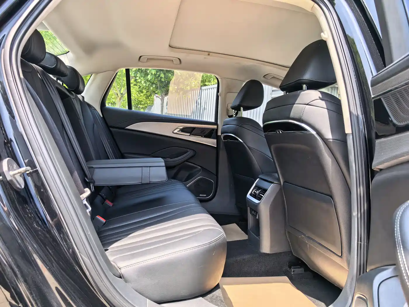 Hongqi H5 2024 1.5T DCT Smart Connect Flag Rhythm Edition фото 20