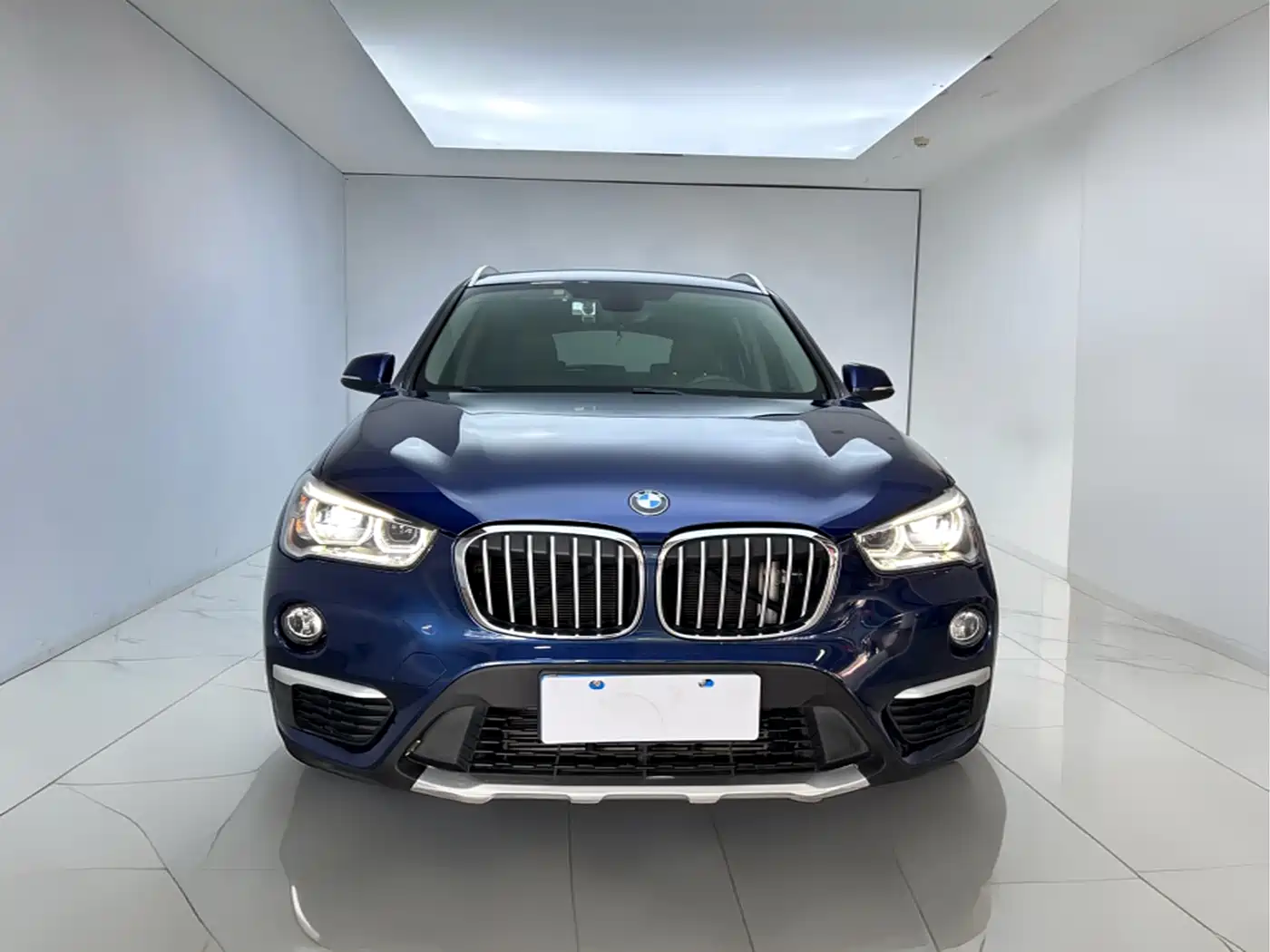 BMW X1 2018 sDrive18Li Premium Model фото 2