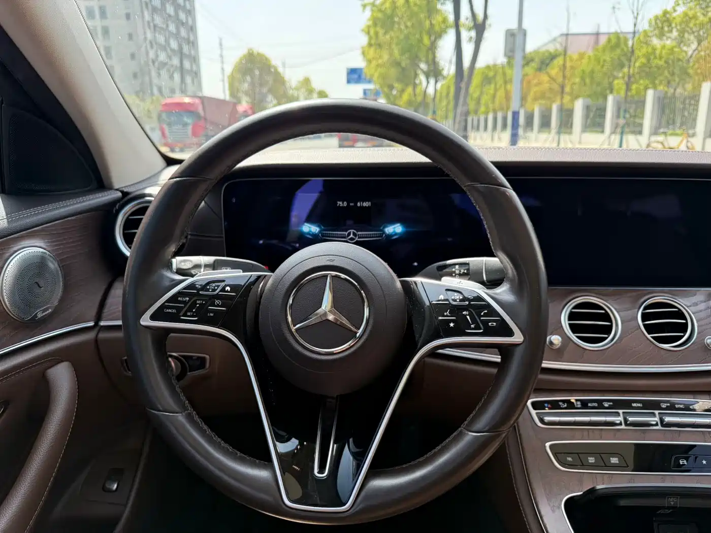 Mercedes-Benz E-Class 2021 E 300 L Fashion фото 14