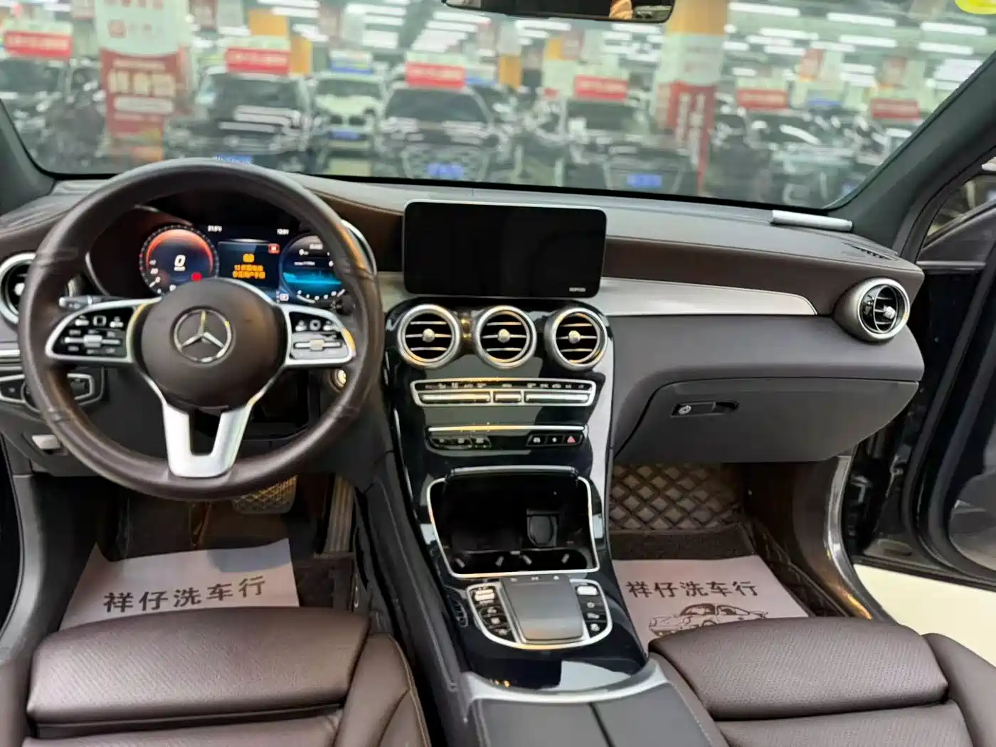 MERCEDES-BENZ GLC