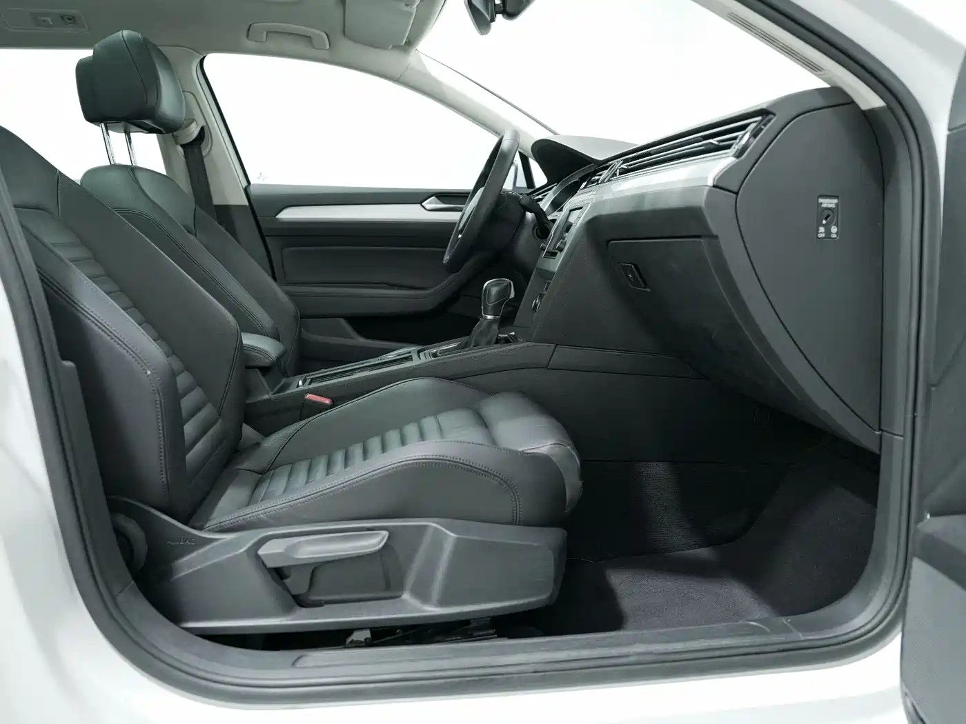 Volkswagen Weilan 2016 380TSI 2WD Comfort Edition фото 13