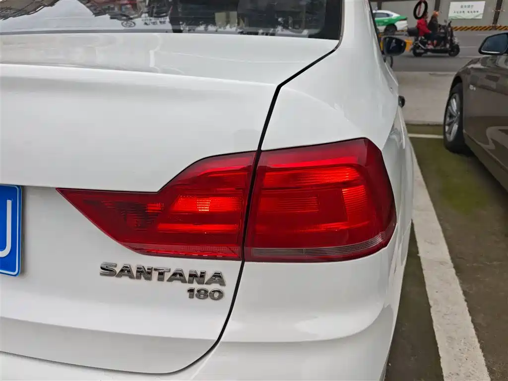 Volkswagen Santana 2016 1.6L Manual Trend Edition фото 8