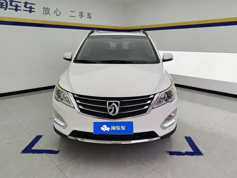 Baojun 560 2015 2015 1.8L Manual Luxury